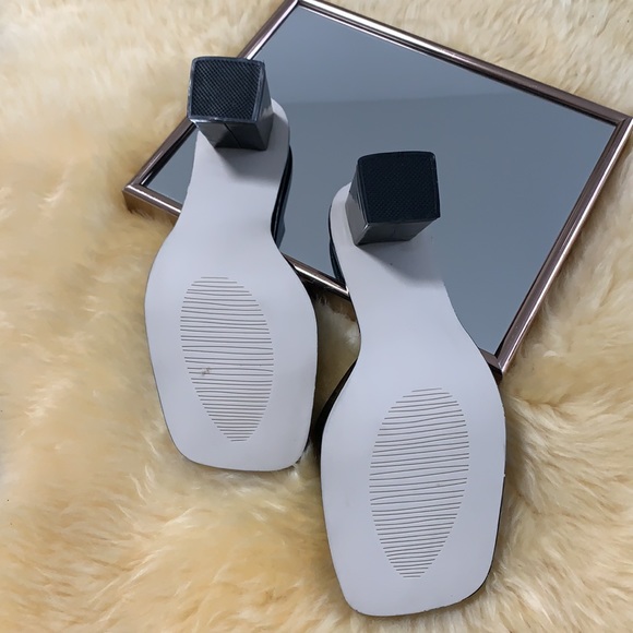 Patent Black Block Heels size 8 - Picture 4 of 5